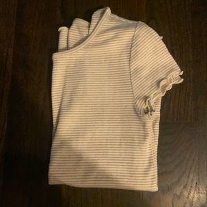 Women's white and gold striped shirt